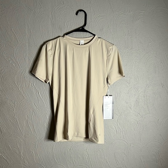 136. Lululemon Wundermost crewneck short sleeve in Mojave tan - Picture 3 of 8